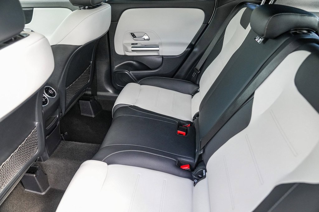 Used 2022 Mercedes-Benz GLA 250 image 16