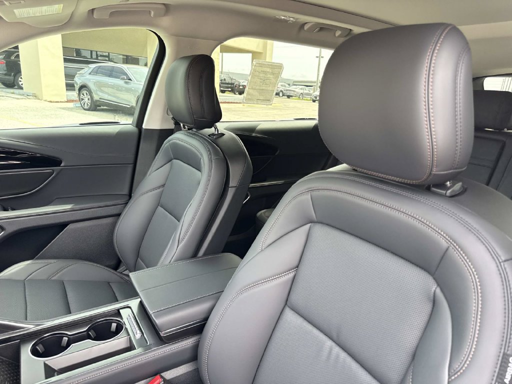 New 2026 Lincoln Nautilus Premier w/ Equipment Group 102A AWD/4WD image 21
