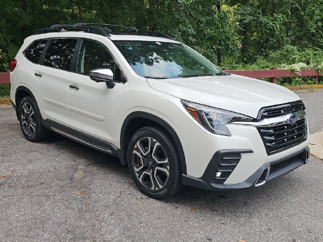 Used 2023 Subaru Ascent Touring AWD/4WD image 1