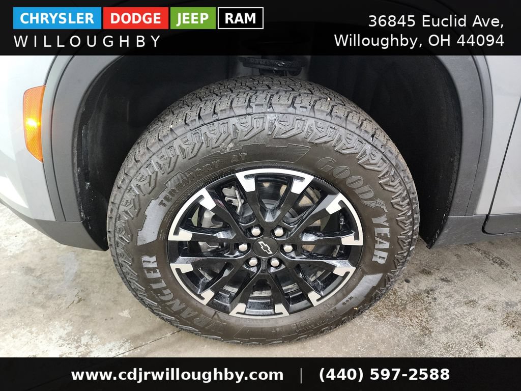 Used 2025 Chevrolet Traverse Z71 AWD/4WD image 40