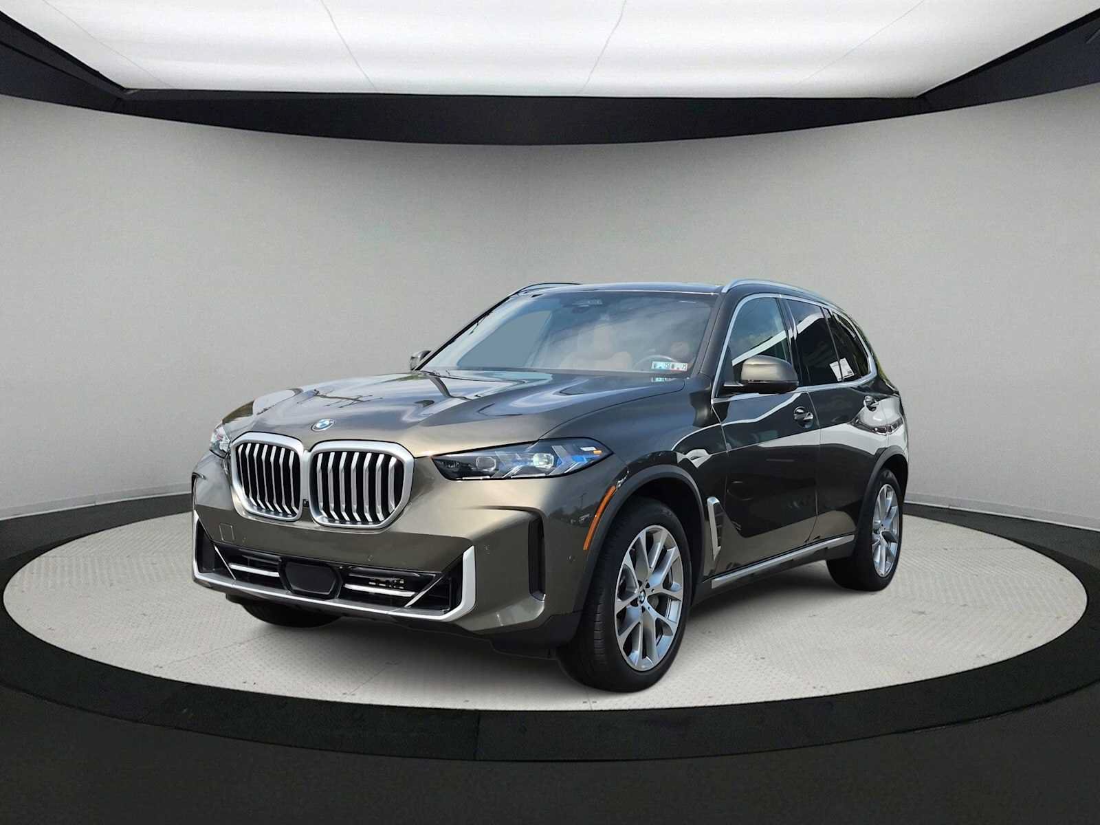 Used 2024 BMW X5 xDrive40i w/ Premium Package AWD/4WD image 4