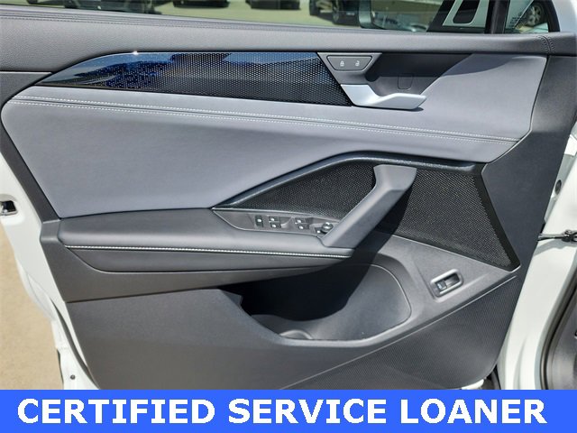 New 2025 Volkswagen Tiguan SE image 10