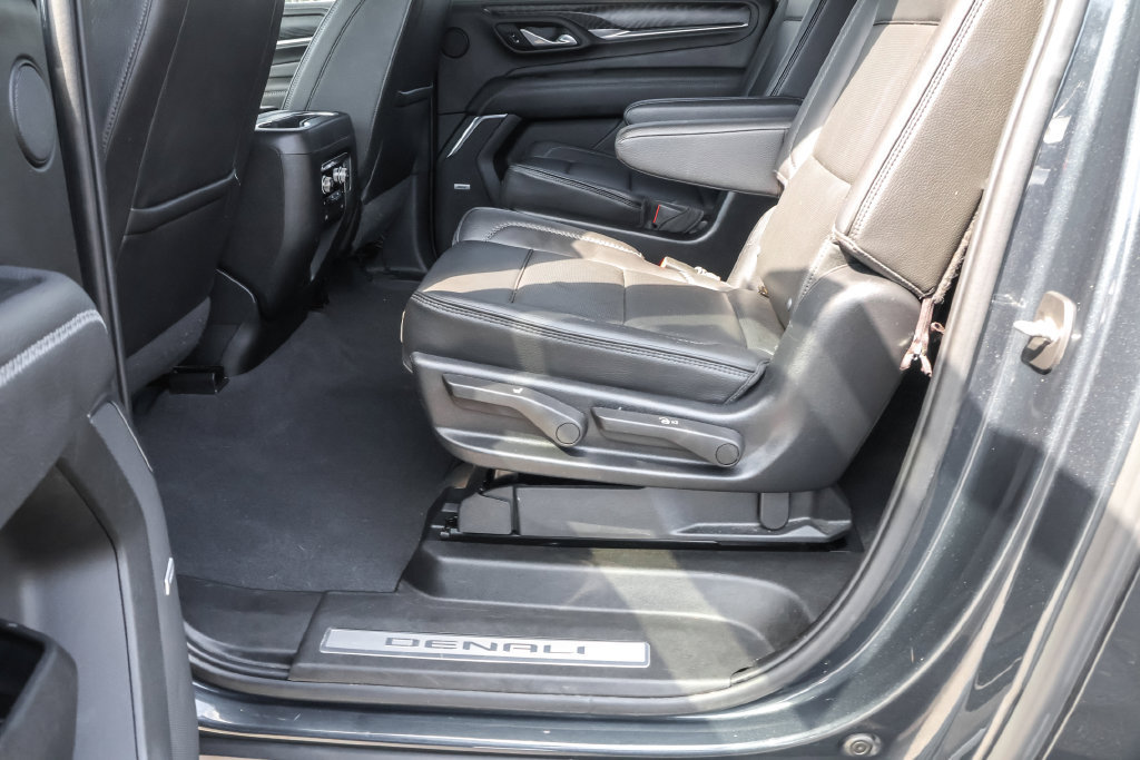 Used 2022 GMC Yukon XL Denali AWD/4WD image 29
