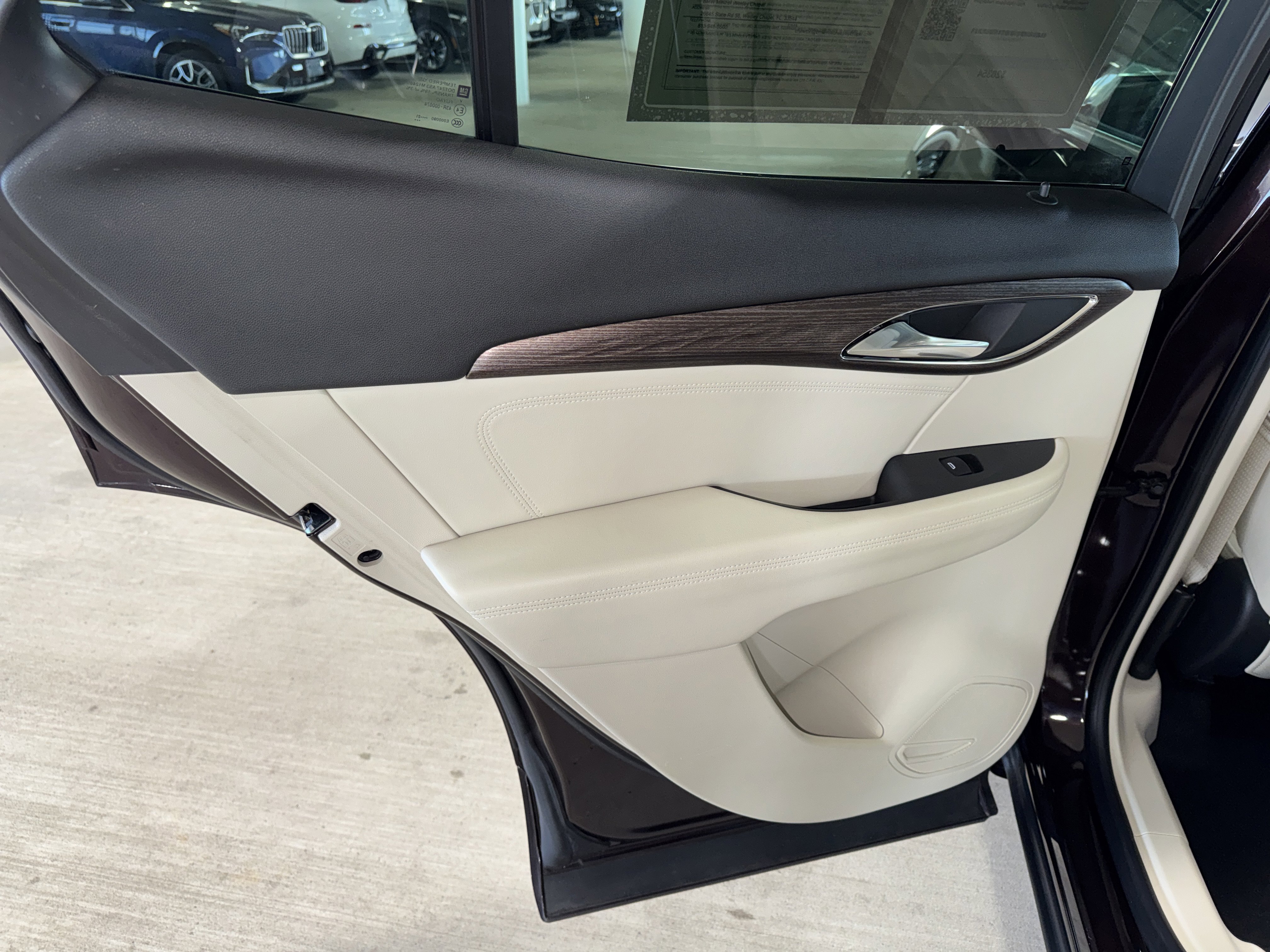 Used 2021 Buick Envision Avenir image 16