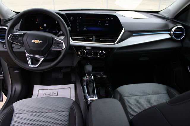 Used 2025 Chevrolet Trax LT w/ Driver Confidence Package image 22