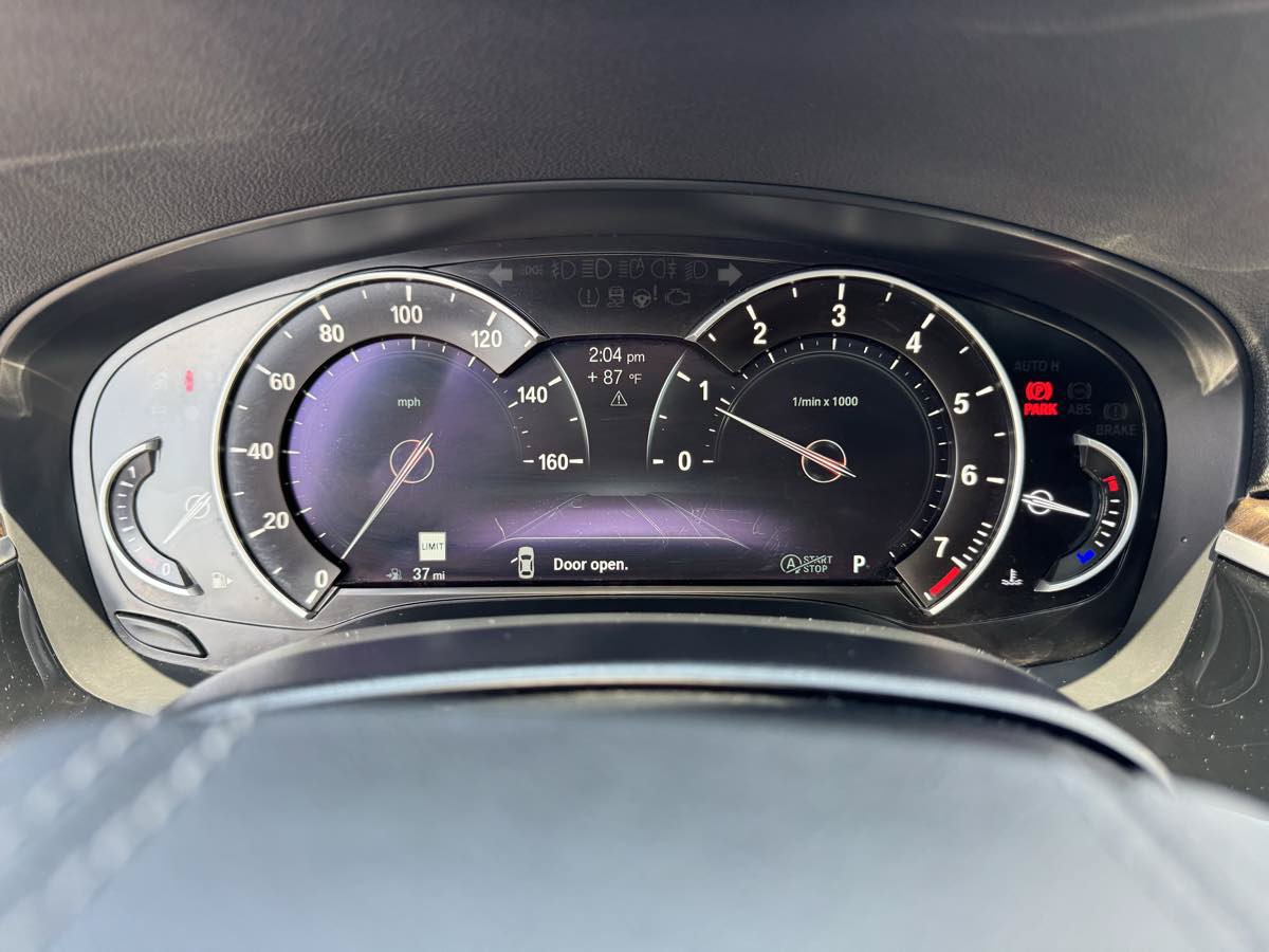 Used 2019 BMW 530i w/ Convenience Package RWD image 13