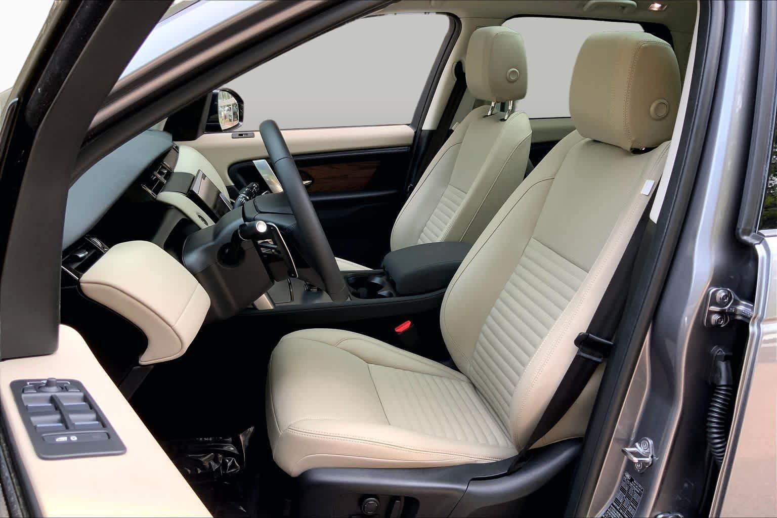 Used 2025 Land Rover Discovery Sport S AWD/4WD image 9