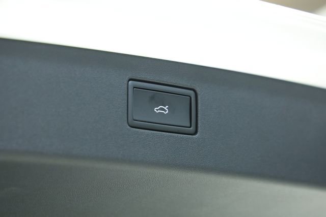 New 2026 Volkswagen Tiguan SEL R-Line image 38