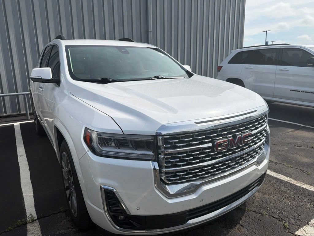 Used 2023 GMC Acadia Denali w/ Denali Technology Package AWD/4WD image 3