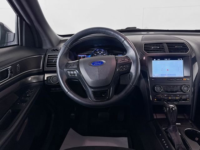 Used 2019 Ford Explorer XLT w/ XLT Sport Appearance Package AWD/4WD image 25
