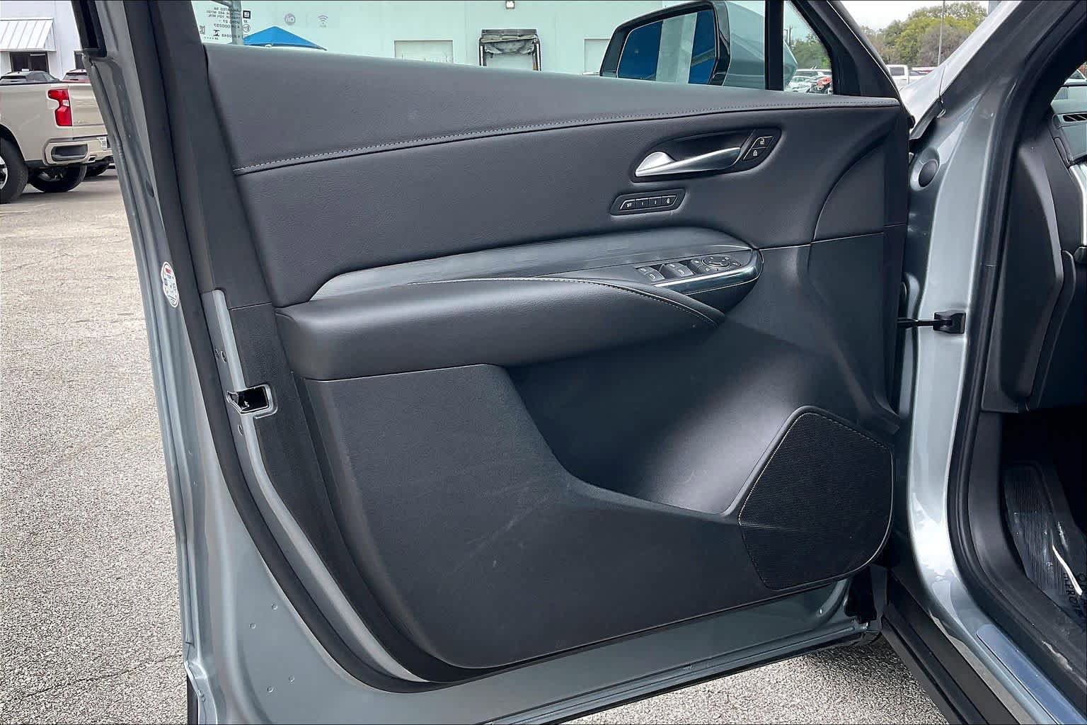Used 2025 Cadillac XT4 Premium Luxury FWD image 21