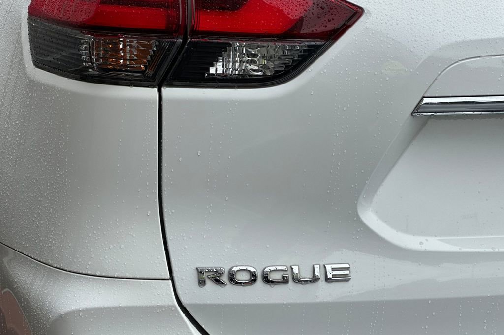 Used 2017 Nissan Rogue S FWD image 25