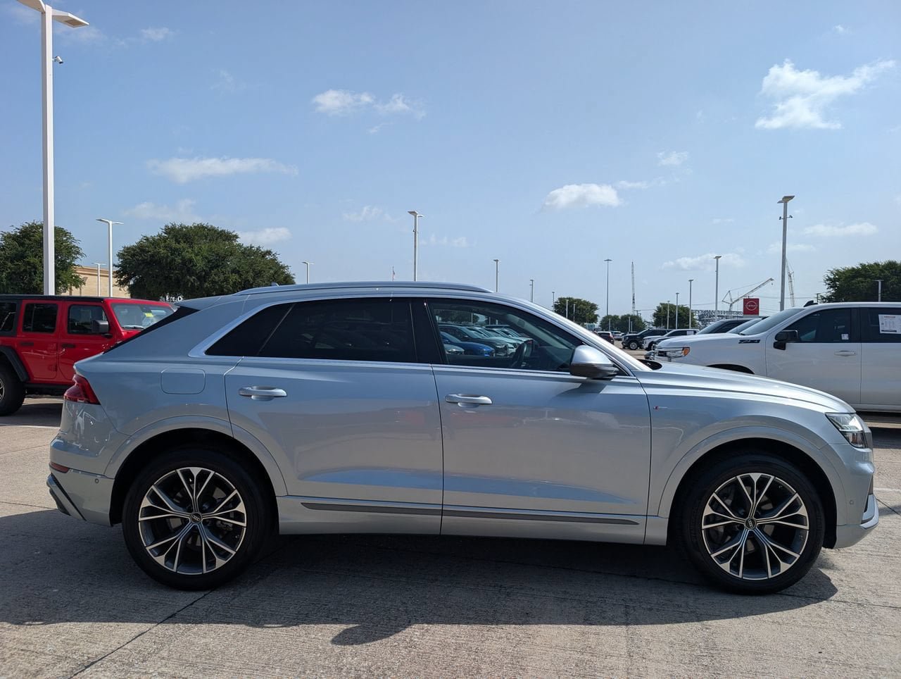 Used 2023 Audi Q8 Premium Plus w/ Premium Plus Package AWD/4WD image 3
