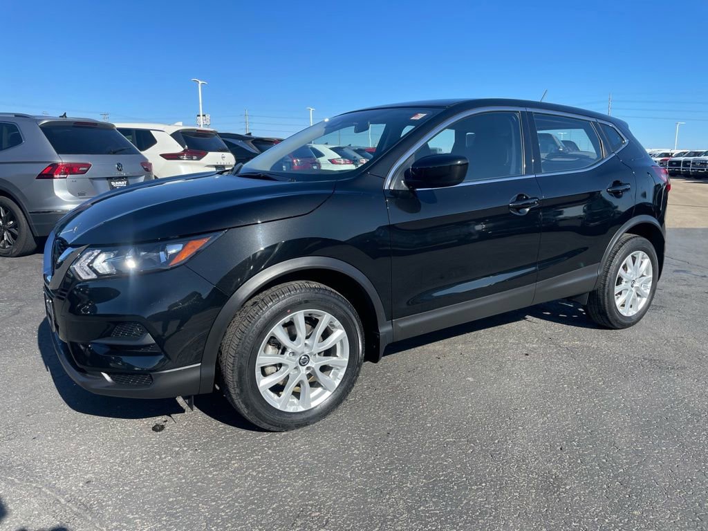 Used 2022 Nissan Rogue Sport S image 6