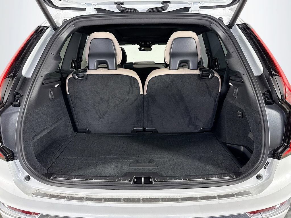 New 2026 Volvo XC90 B6 Plus w/ Protection Package Premier image 27
