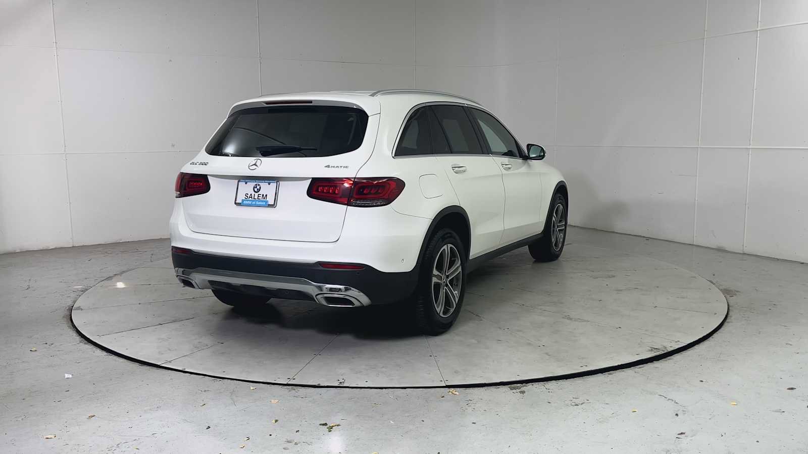 Used 2021 Mercedes-Benz GLC 300 4MATIC image 2