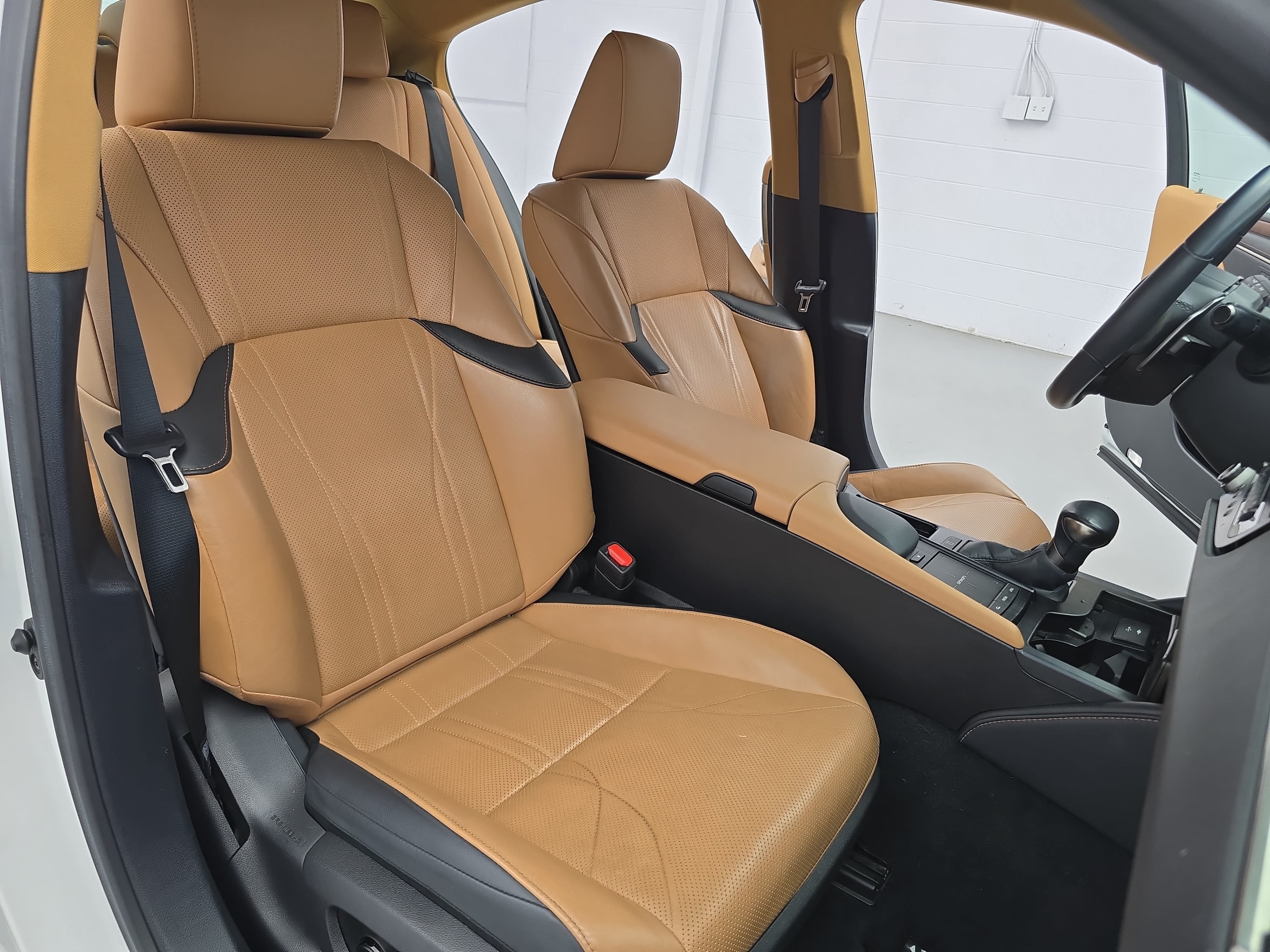 Used 2022 Lexus ES 350 Ultra Luxury w/ Accessory Package 2 FWD image 10