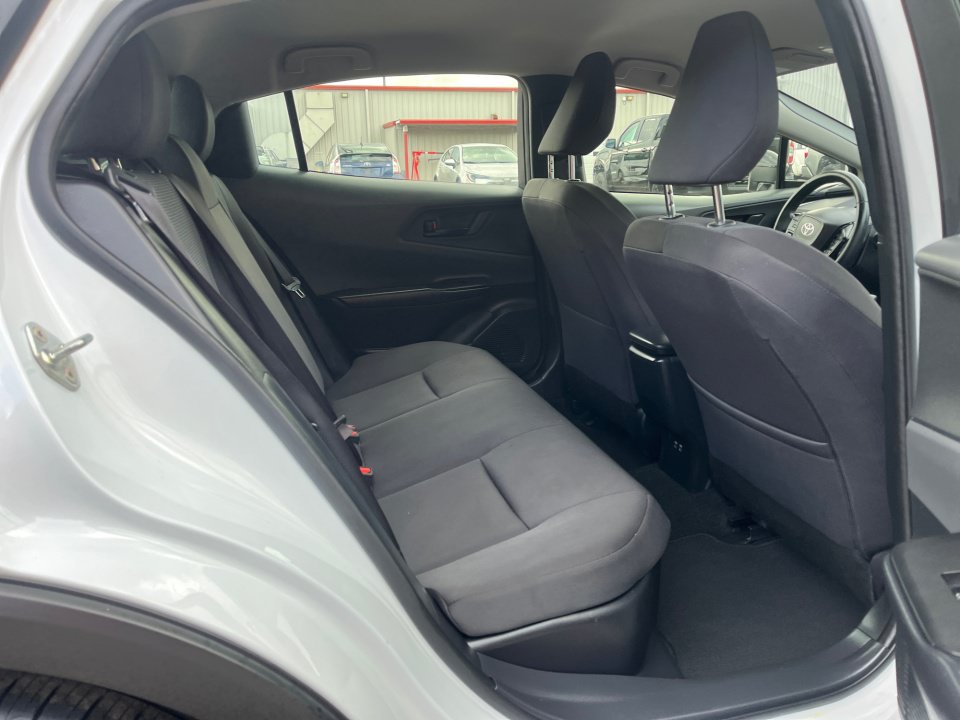 Used 2025 Toyota Prius LE FWD image 29