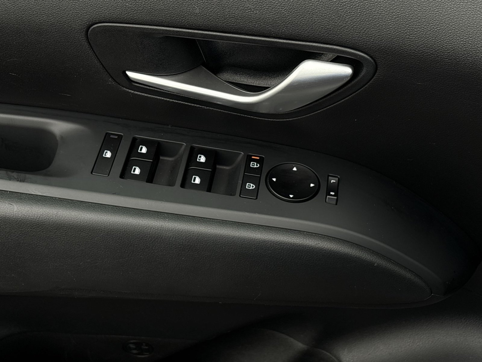 Certified 2025 Hyundai Tucson SE FWD image 15