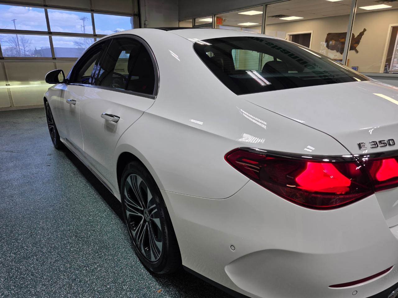 Used 2025 Mercedes-Benz E 350 E 350 RWD Sedan image 10