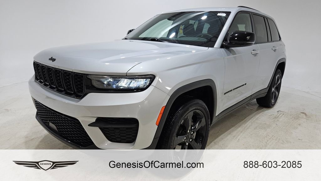Used 2023 Jeep Grand Cherokee Altitude image 1