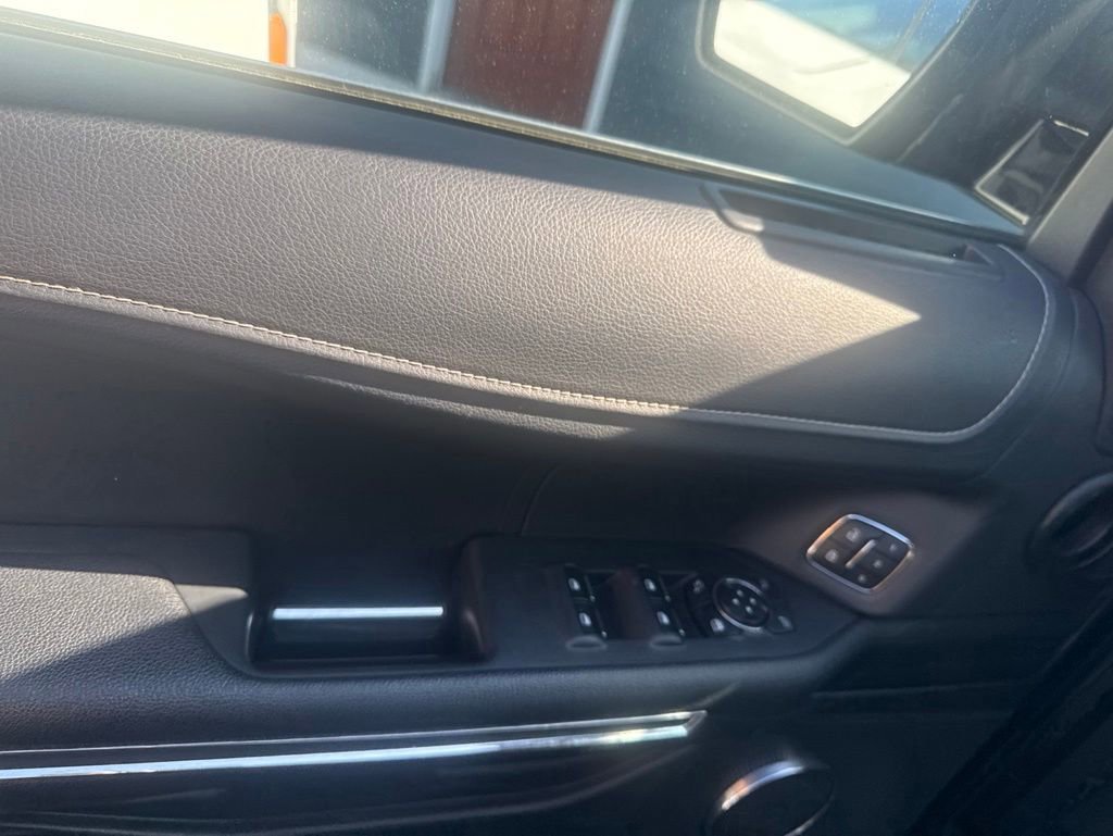 Used 2023 Ford Expedition XLT AWD/4WD image 19