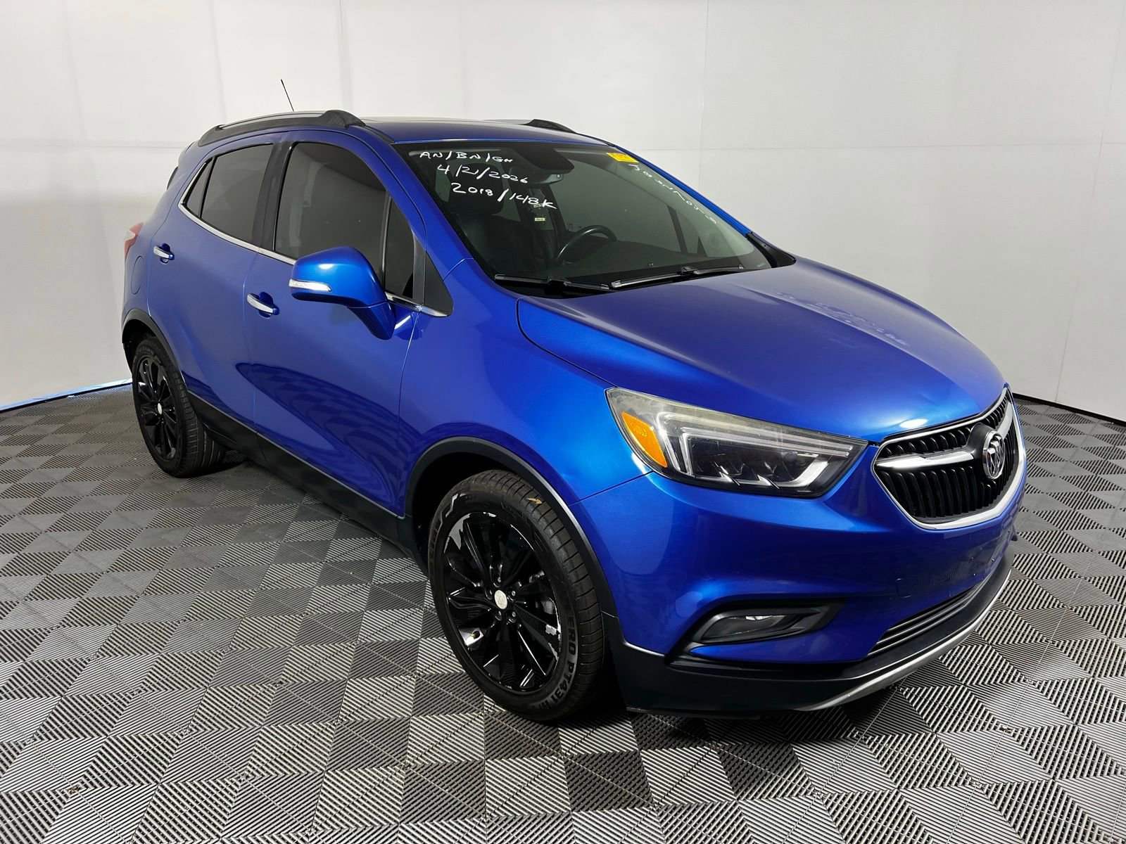 Used 2018 Buick Encore Essence FWD image 3
