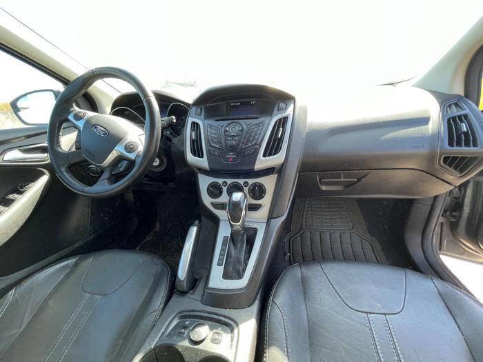 Used 2013 Ford Focus SE FWD image 31