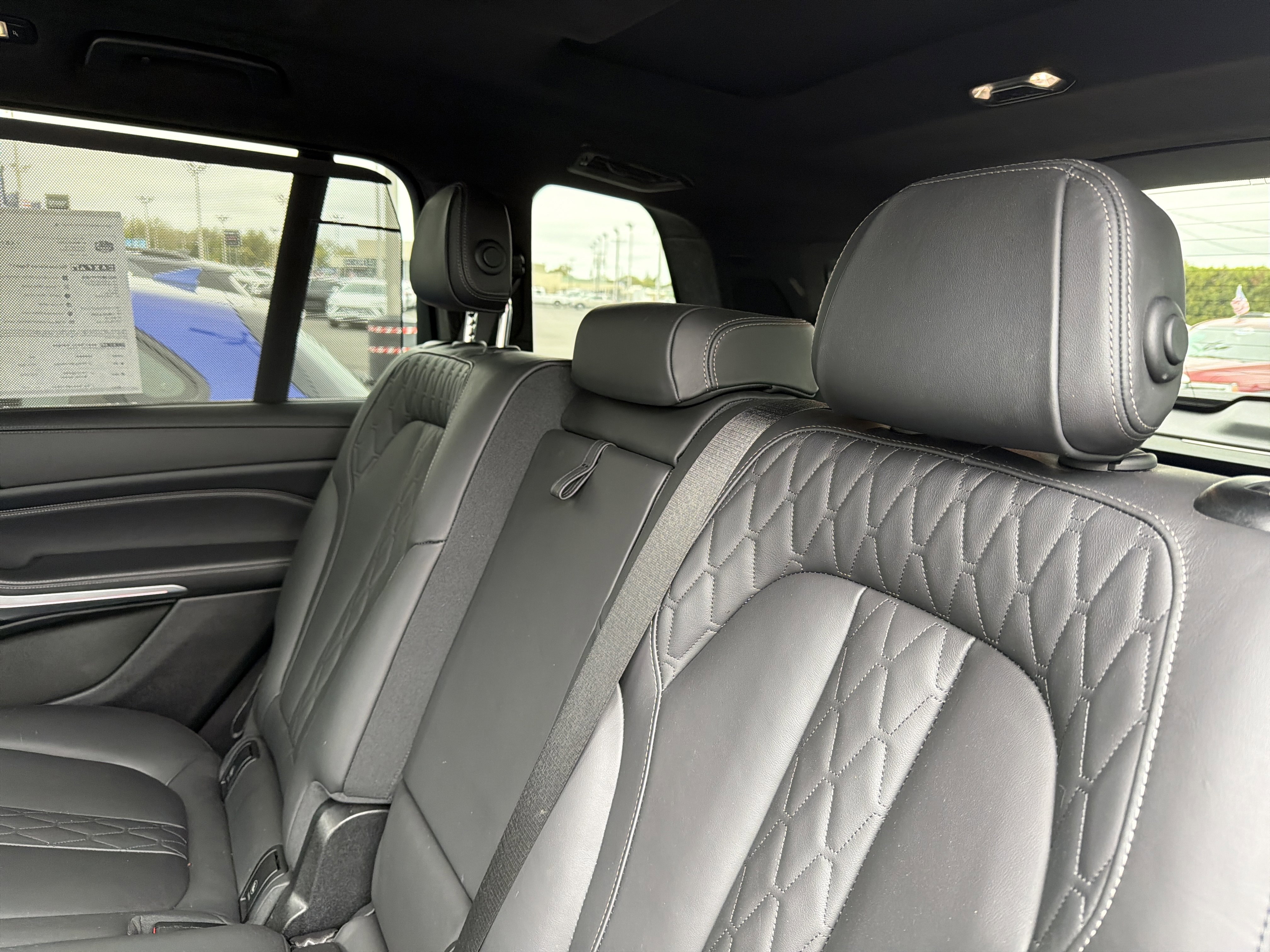 Used 2022 BMW X7 M50i w/ Cold Weather Package image 21