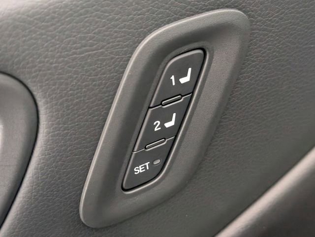 Used 2025 Honda Pilot TrailSport image 11