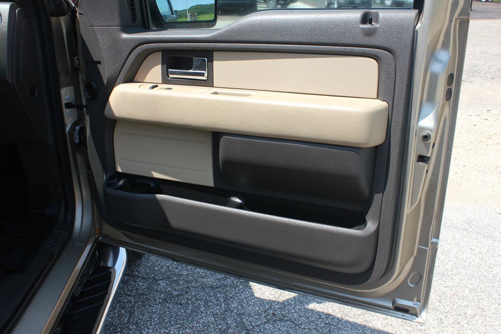 Used 2012 Ford F150 XLT w/ XTR Pkg image 32