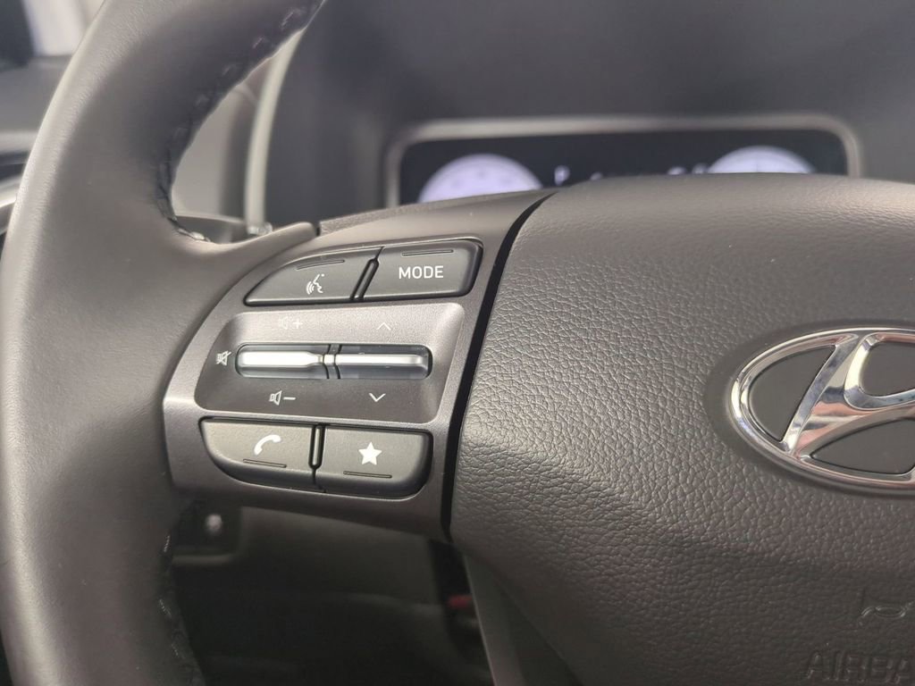 Used 2023 Hyundai Kona Limited w/ Cargo Package FWD image 33