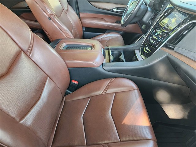 Used 2019 Cadillac Escalade ESV Premium Luxury image 14