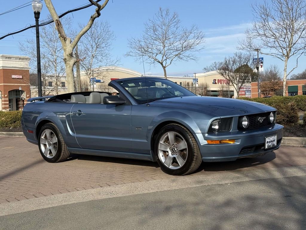Used 2007 Ford Mustang GT Premium RWD image 2