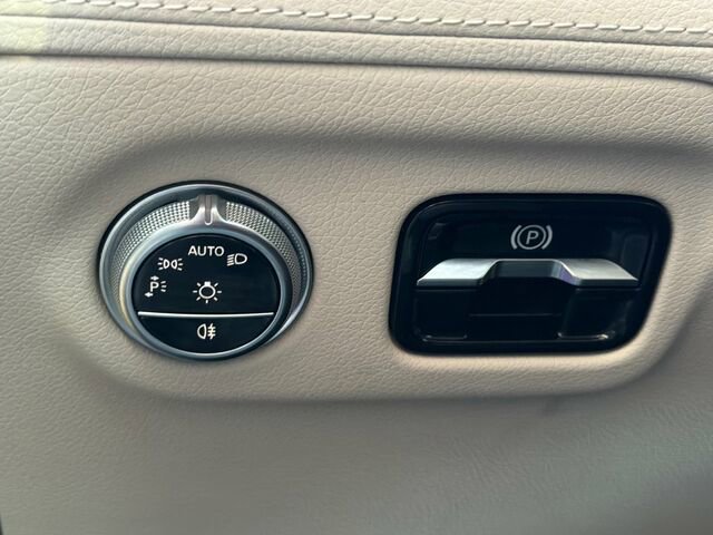 Certified 2023 Mercedes-Benz EQS 580 4MATIC Sedan image 34