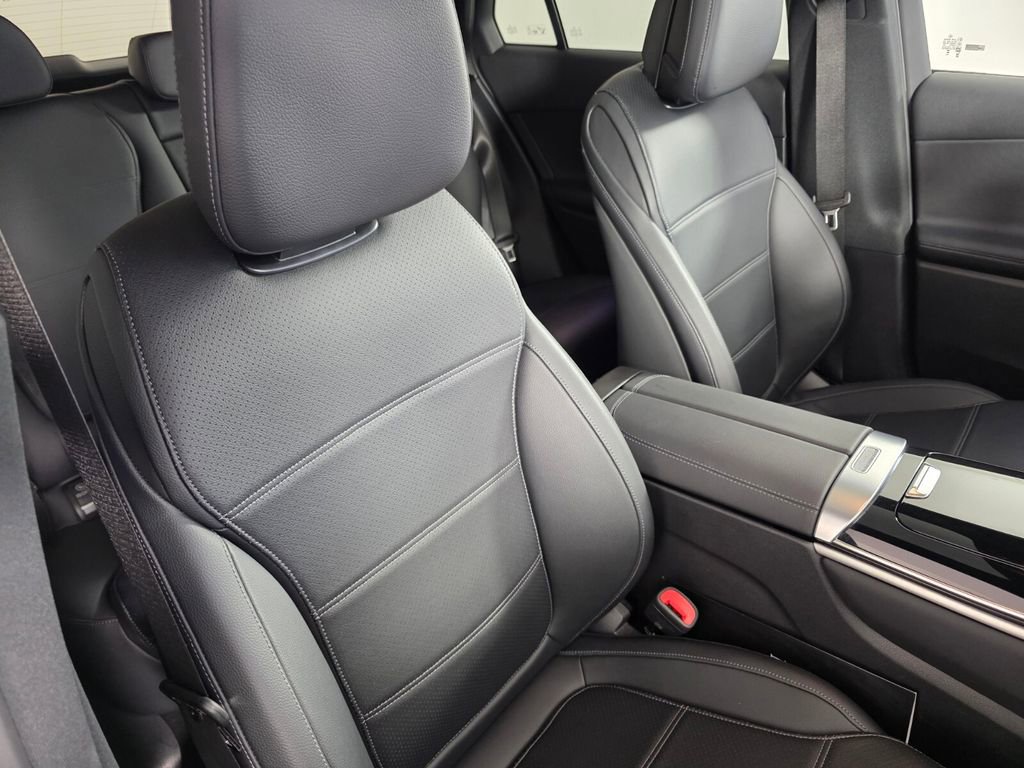 Certified 2025 Mercedes-Benz GLC 300 image 29