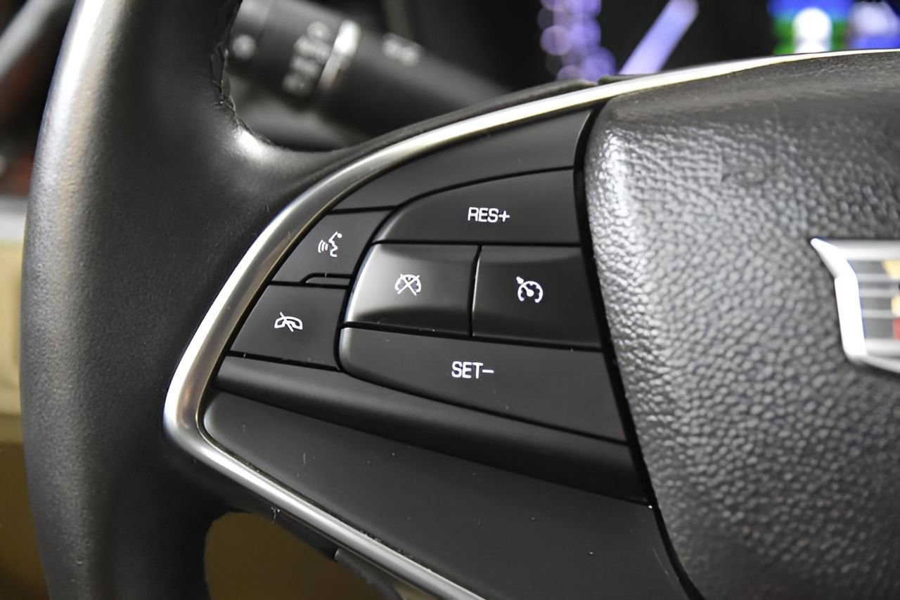 Used 2017 Cadillac XT5 Luxury w/ Driver Awareness Package image 20