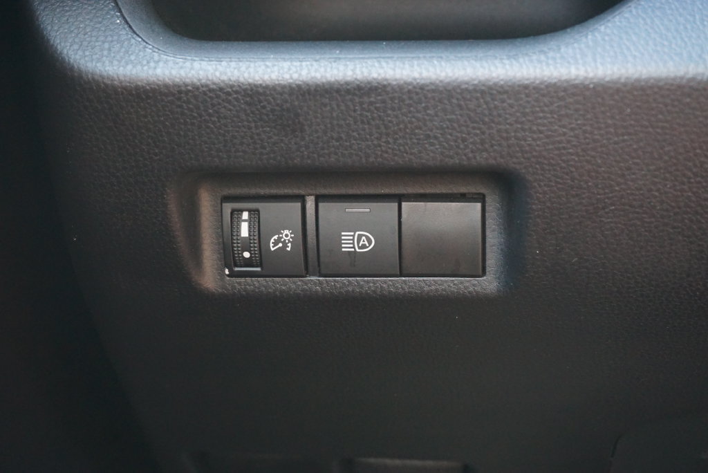 Used 2022 Toyota RAV4 LE AWD/4WD image 26