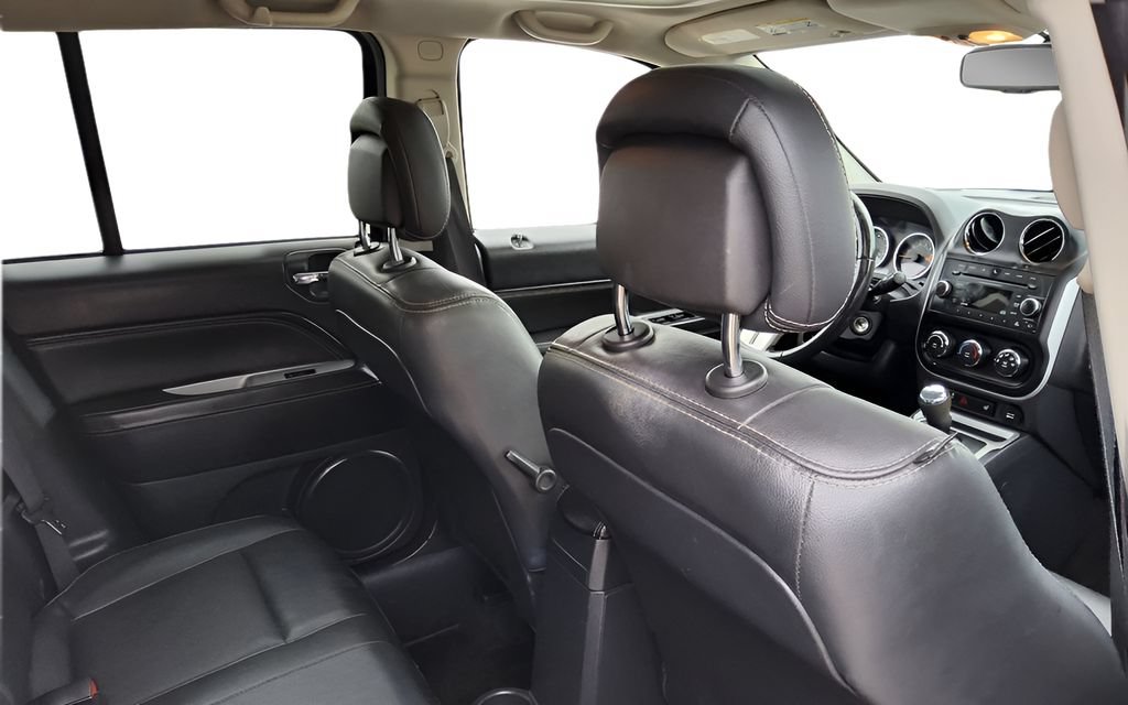 Used 2016 Jeep Compass High Altitude AWD/4WD image 29