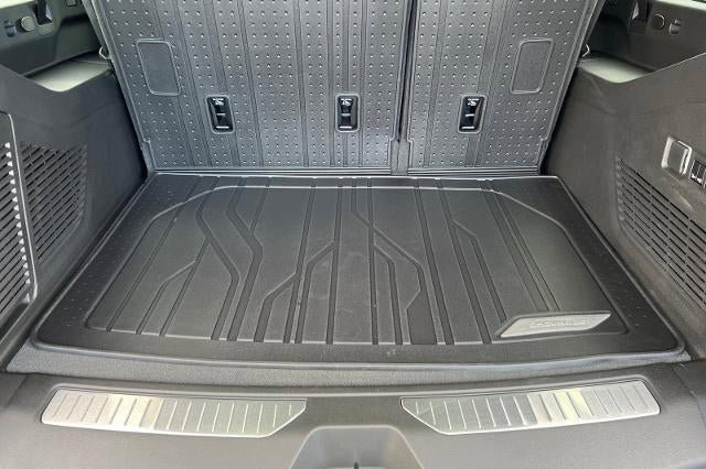 New 2026 Chevrolet Suburban RST w/ Advanced Technology Package AWD/4WD image 17