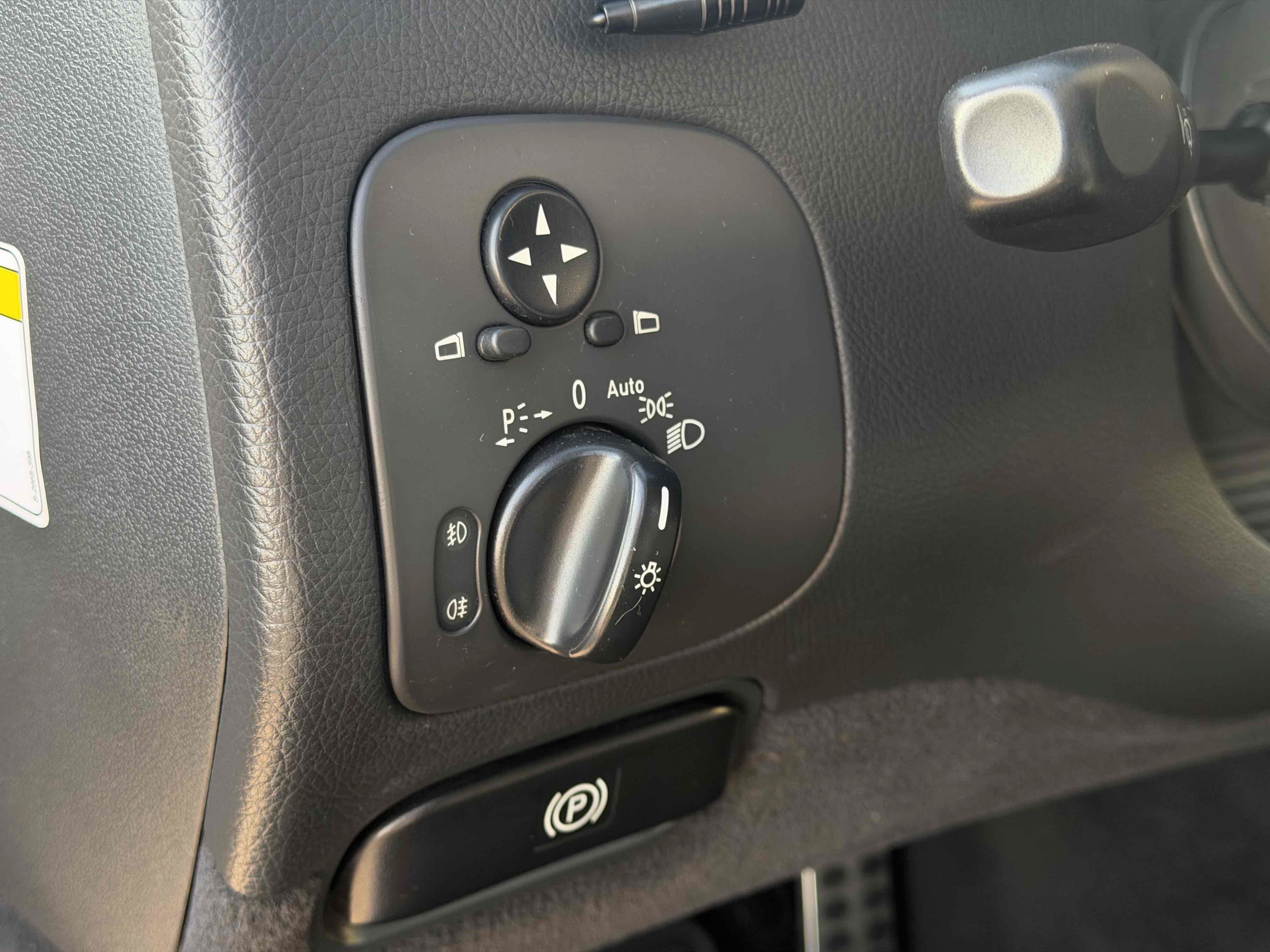 Used 2005 Mercedes-Benz CLK 320 Cabriolet image 23