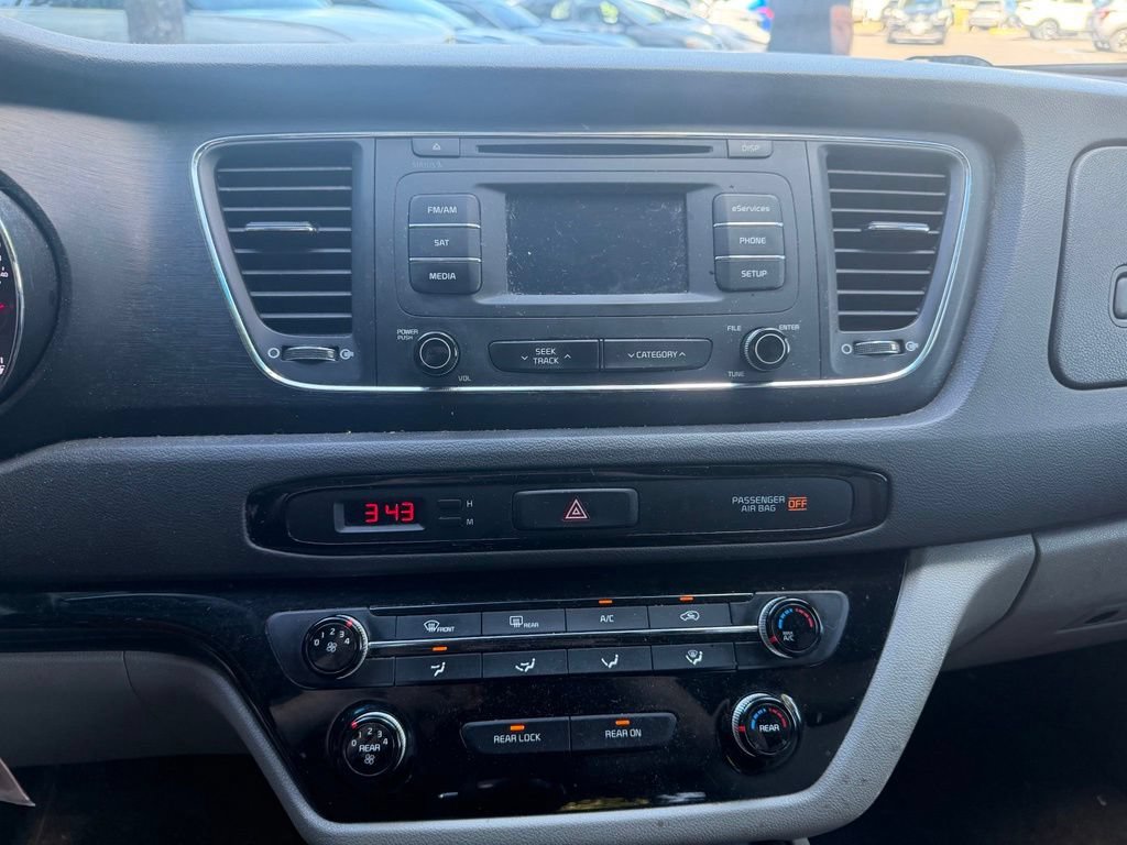 Used 2016 Kia Sedona LX w/ LX Convenience Package FWD image 19