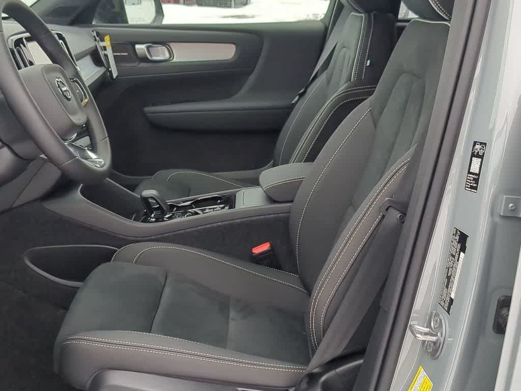 Used 2026 Volvo XC40 B5 Ultra w/ Protection Package Premier AWD/4WD image 16