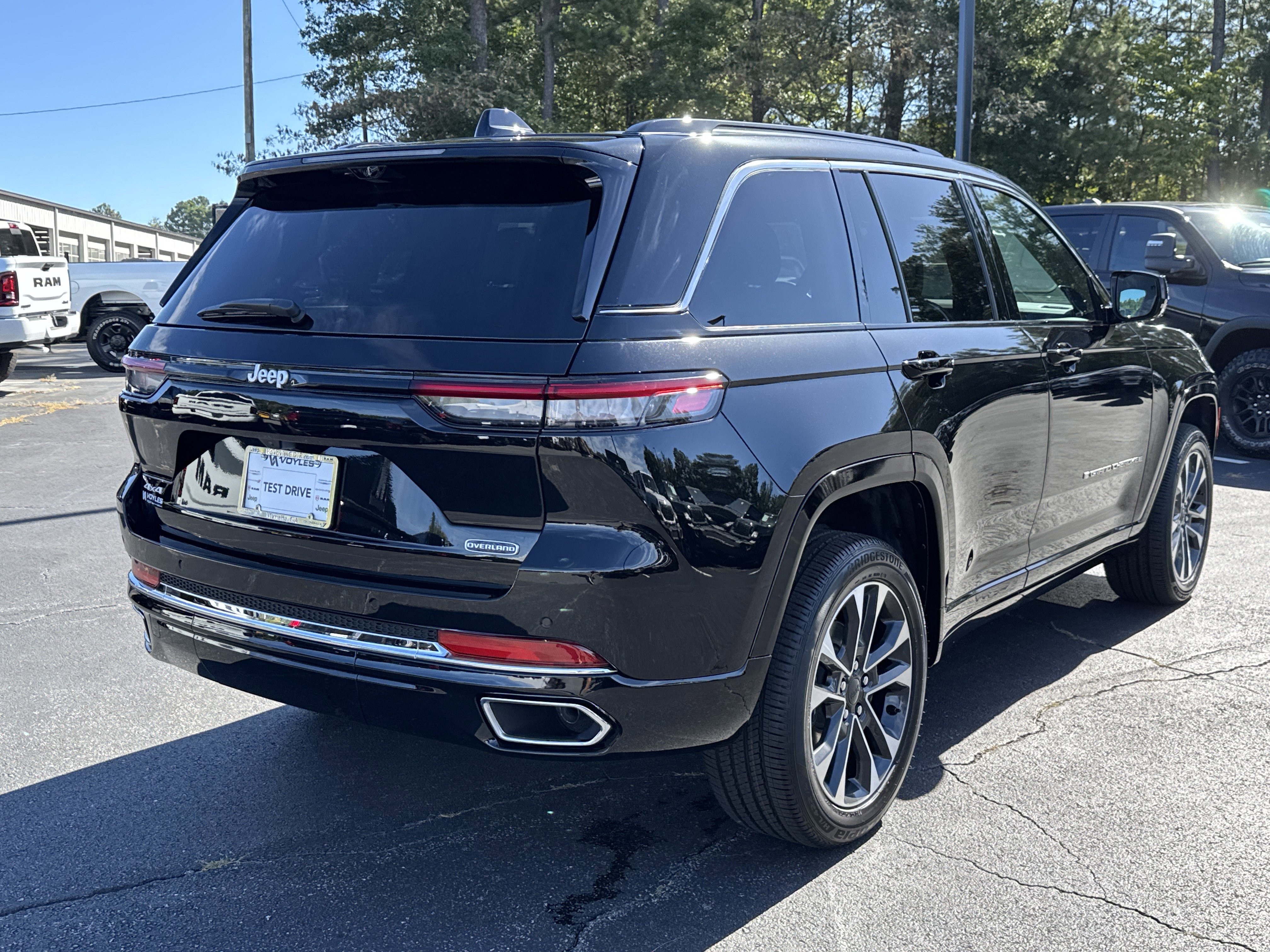 New 2025 Jeep Grand Cherokee Overland w/ Luxury Tech Group IV image 8