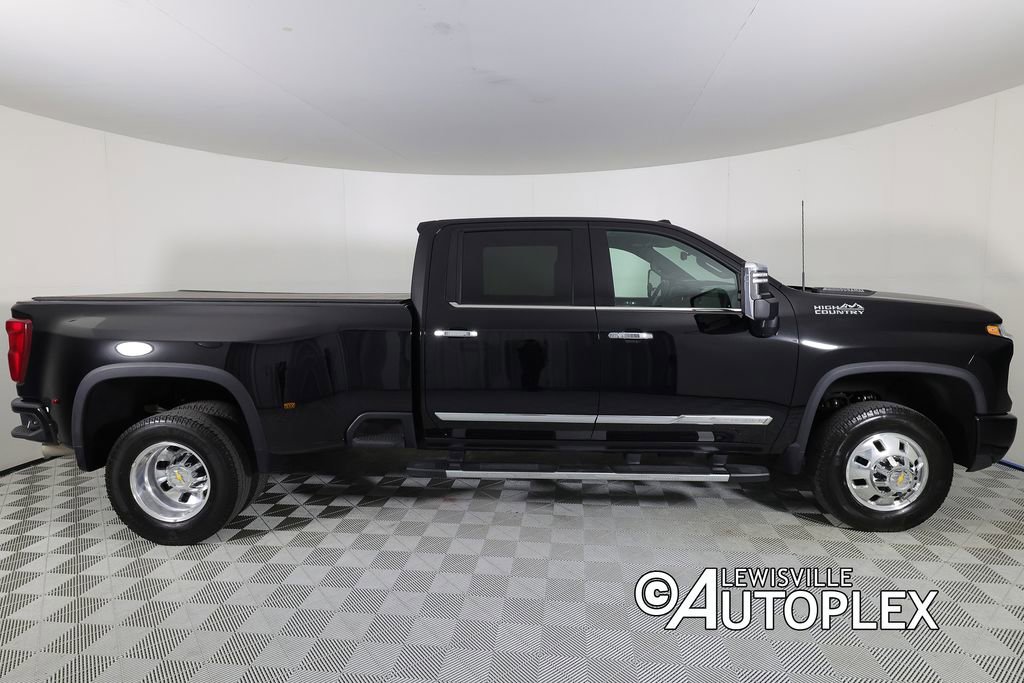Used 2024 Chevrolet Silverado 3500 High Country w/ High Country Premium Package AWD/4WD image 4