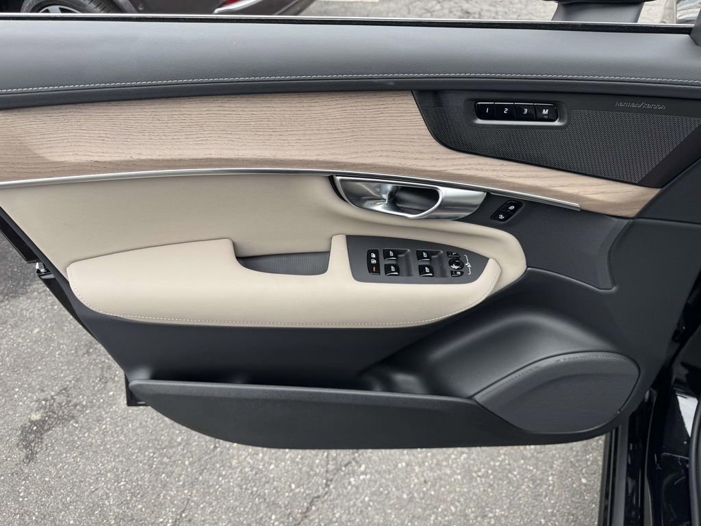 Certified 2026 Volvo XC90 B6 Plus w/ Protection Package image 14