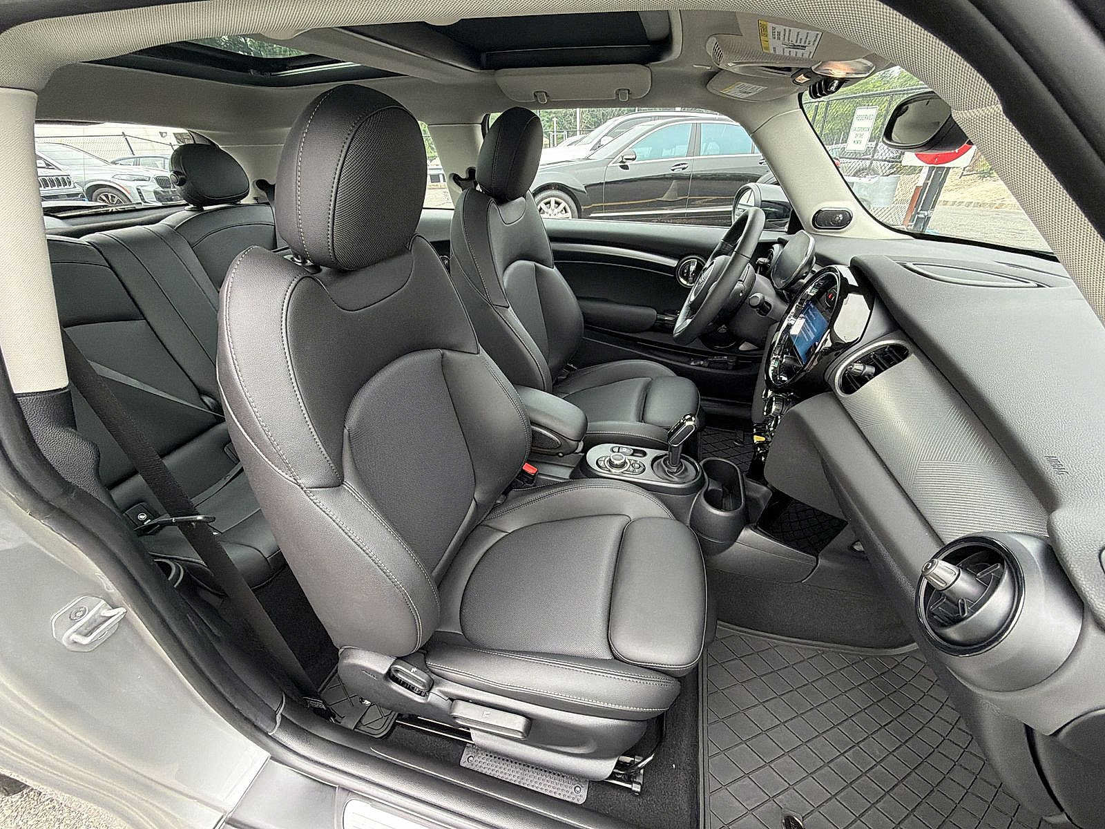 Used 2024 MINI Cooper SE FWD image 22