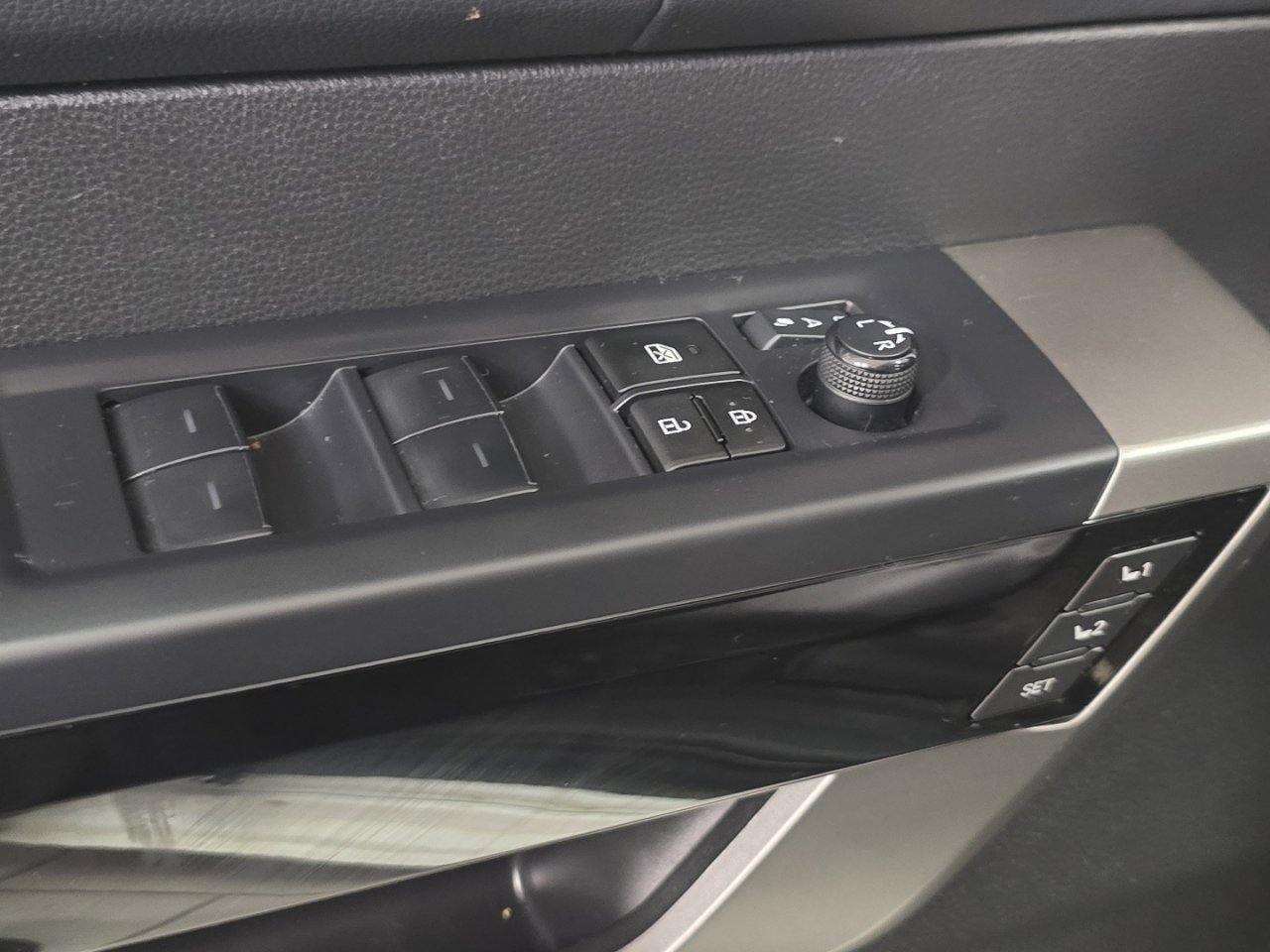 Used 2024 Toyota Tundra Limited image 26