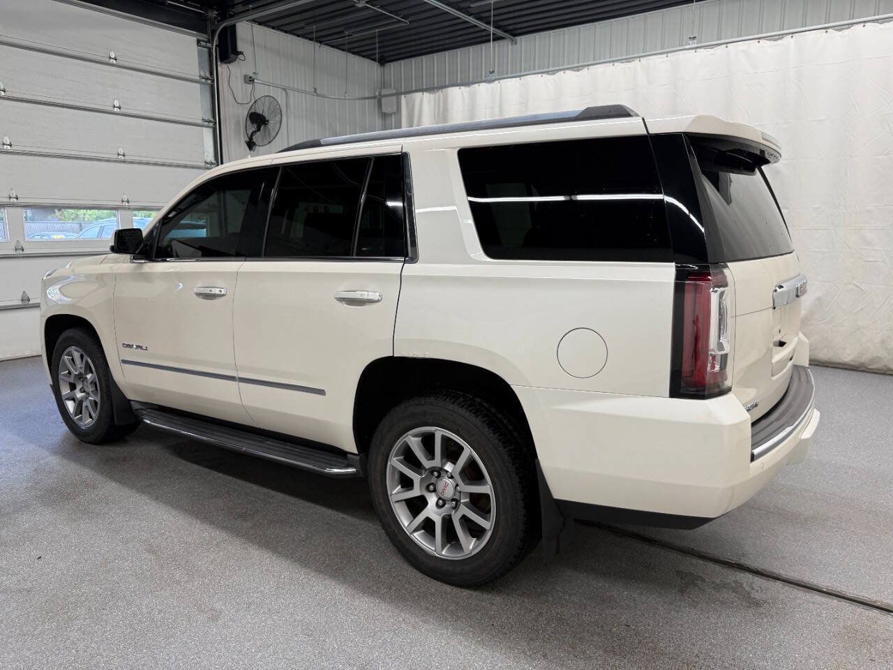 Used 2015 GMC Yukon Denali w/ Open Road Package AWD/4WD image 2