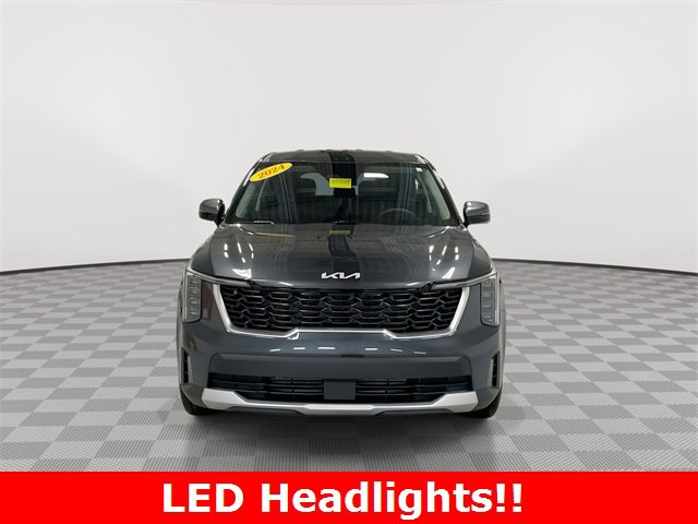 Used 2024 Kia Sorento LX image 3